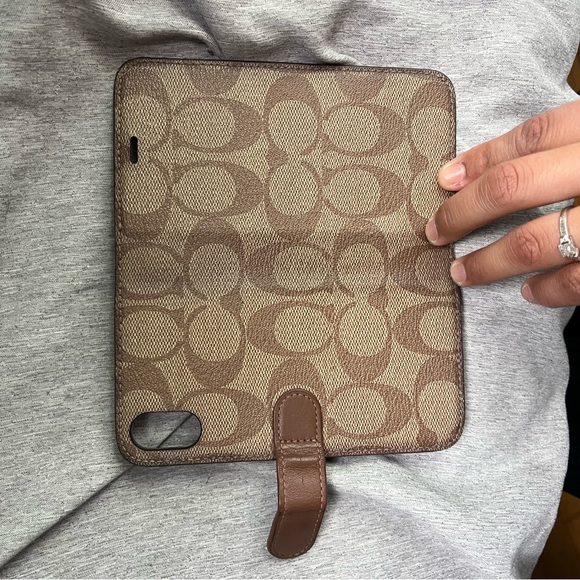 Coach Brown Patterned Wallet Case - Picture 3 of 7